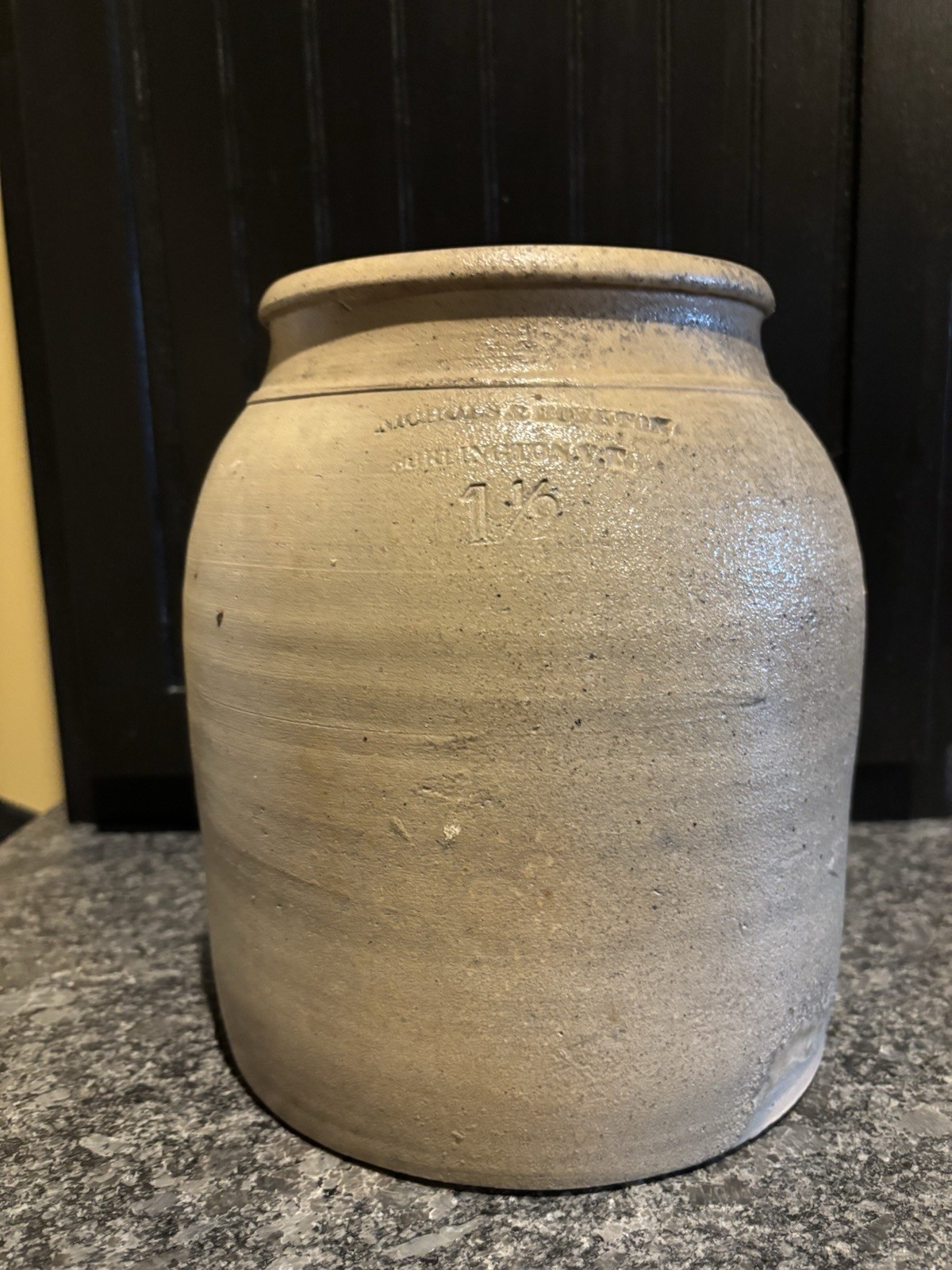 Antique Nichols & Boynton; Burlington, VT 1 1/2 Gallon Stoneware Crock