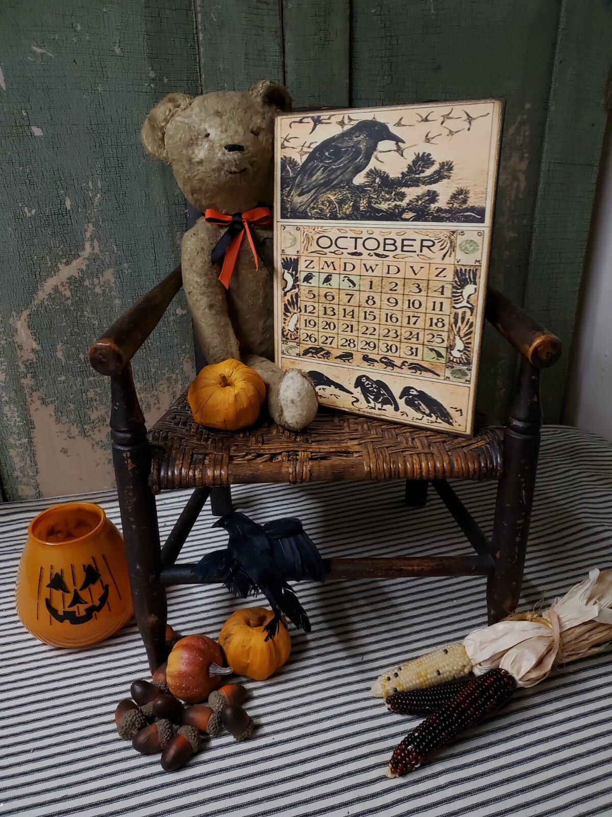 OLD PRIMITIVE VICTORIAN VINTAGE STYLE HALLOWEEN OCTOBER CROW FAUX CALENDAR SIGN