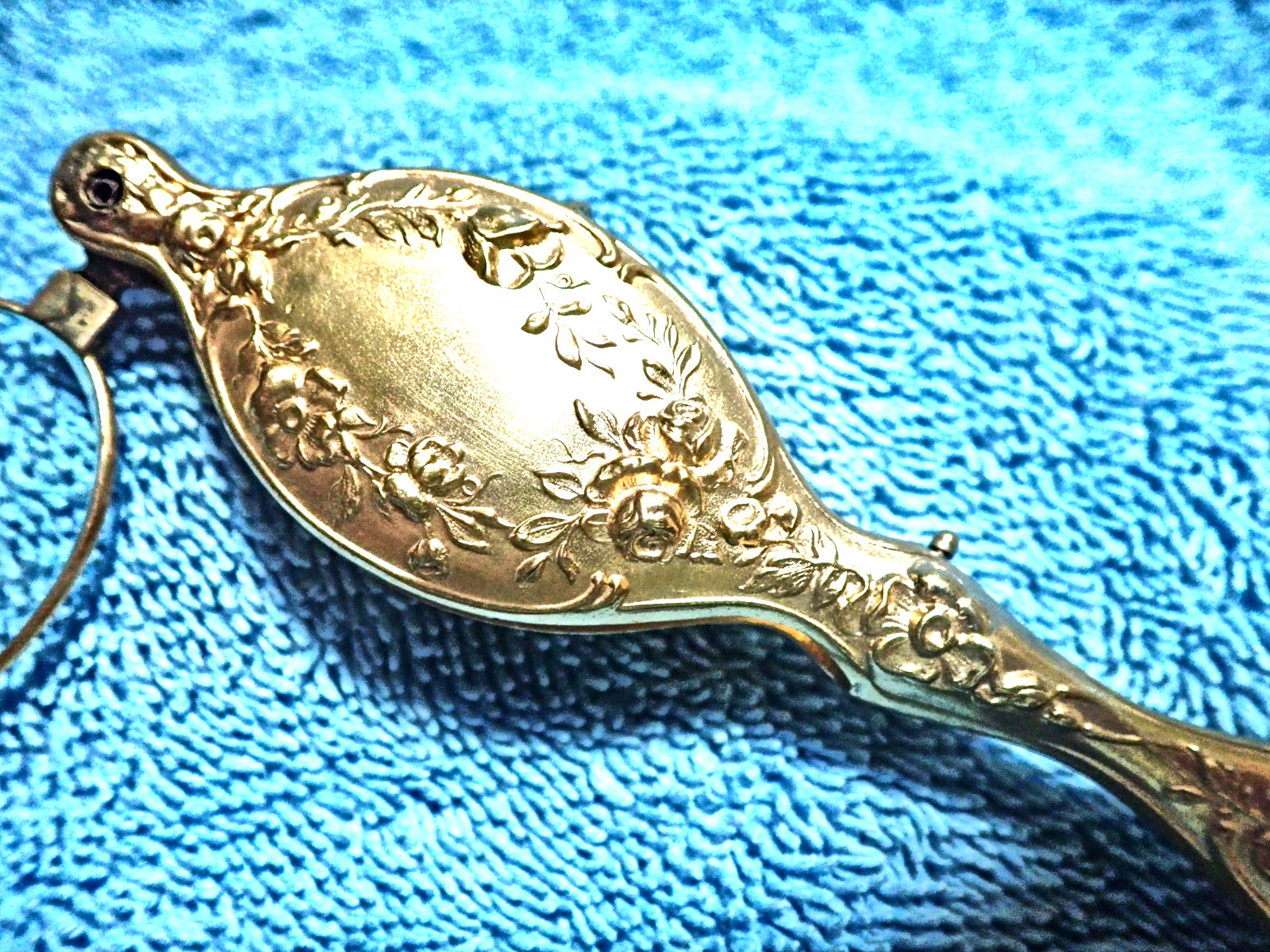 RARE “GIBSON GIRL” ART NOVEAU 1899 GILDED SILVER DEEPLY REPOUSSEE LORGNETTE!