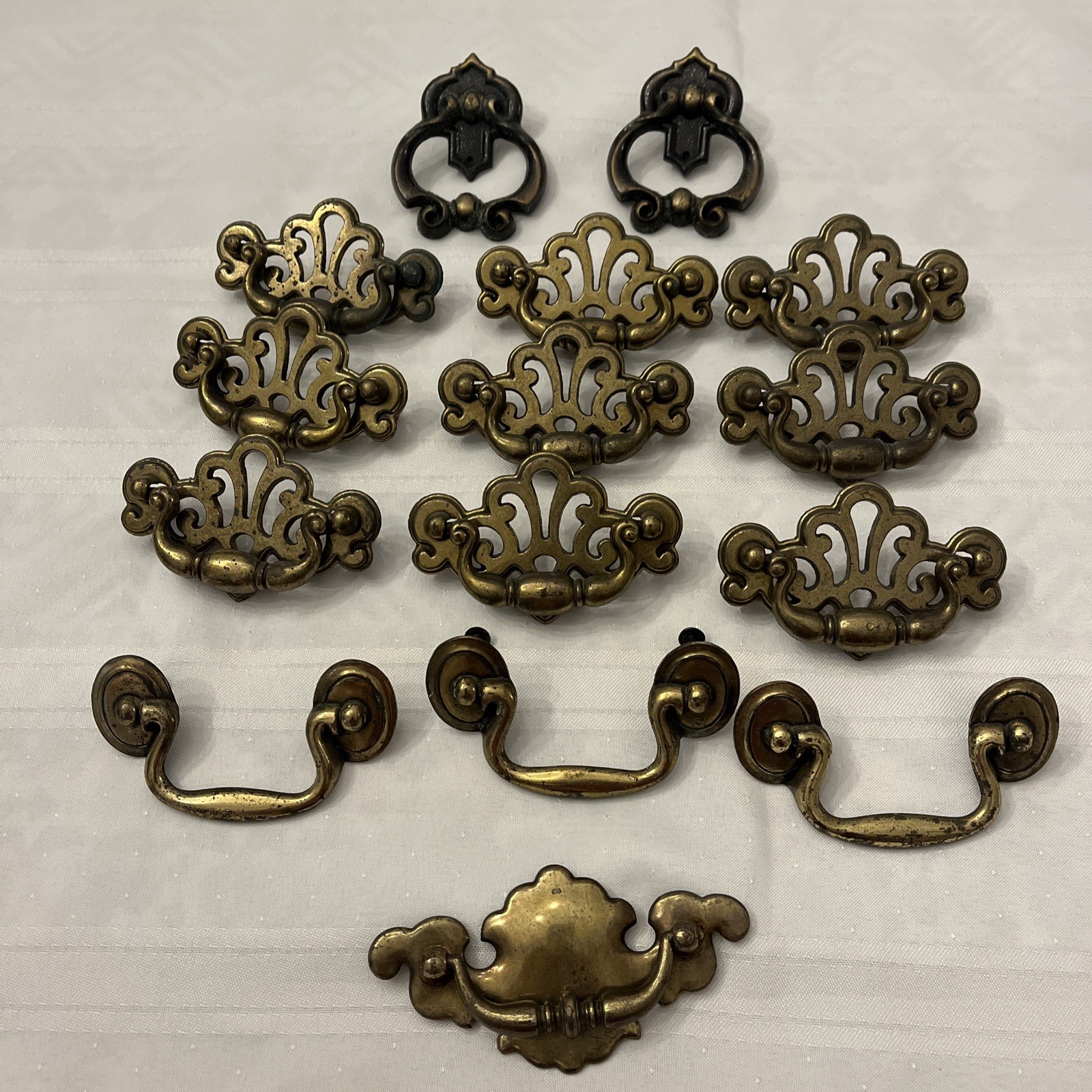 Lot Of 15 Brass Drawer Pulls: Multiple Sets: Various Sizes