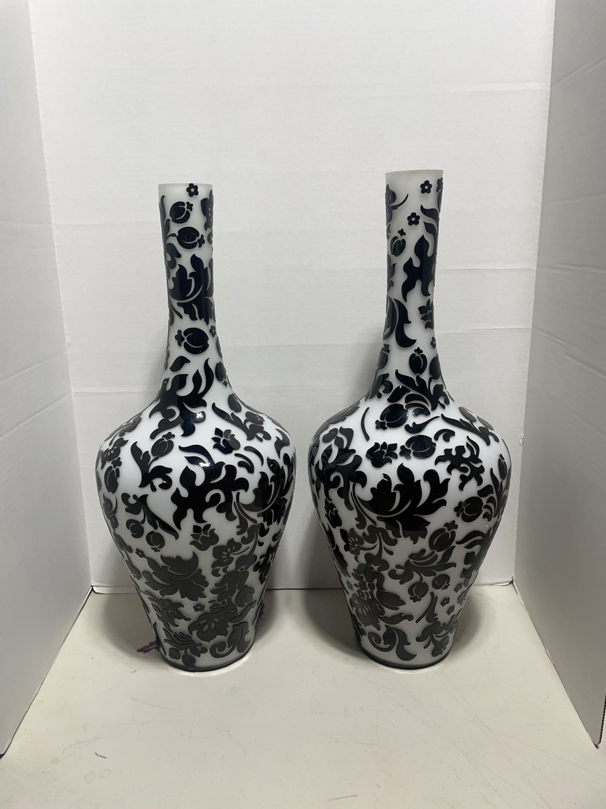 Pair of Vintage Chinese Peking Glass Vase Gloss Black & Matte White 20,5″ Tall