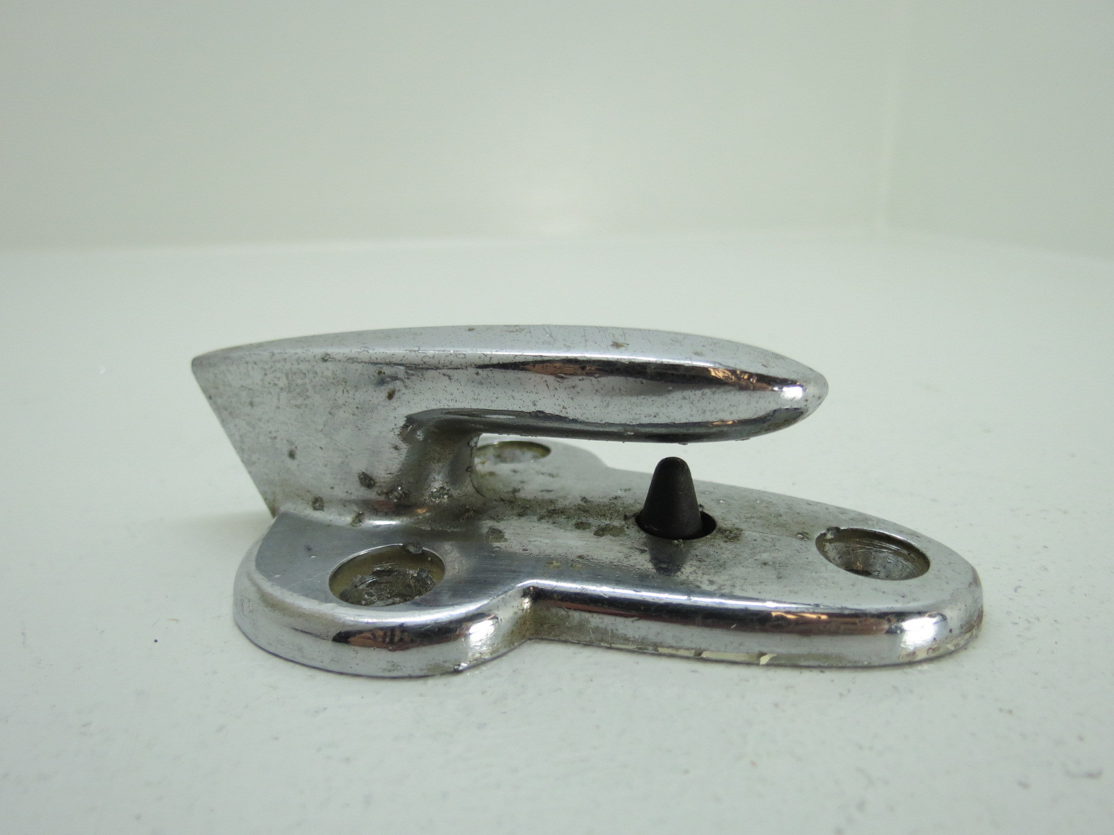 2+15/16 INCH CHROME RETRO FENDER HOOK CLEAT BOAT CHOCK HANGER (E2.5B1998)