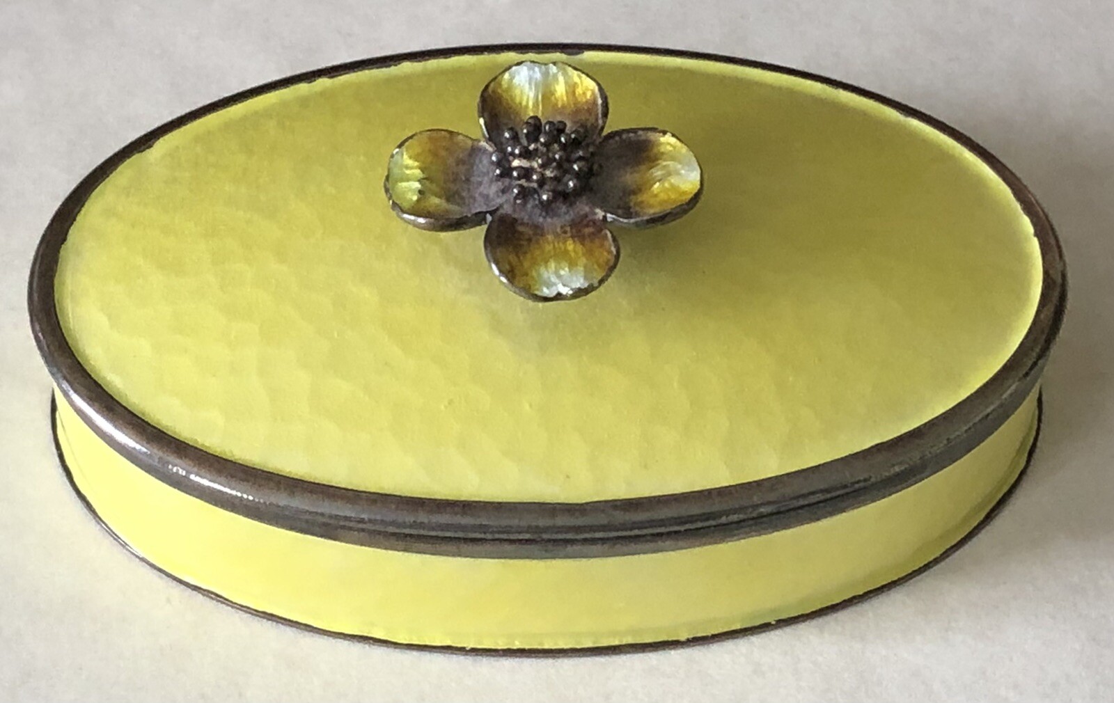 VINTAGE 999 FINE STERLING SILVER ENAMEL FIGURAL FLOWER OVAL VANITY TRINKET BOX