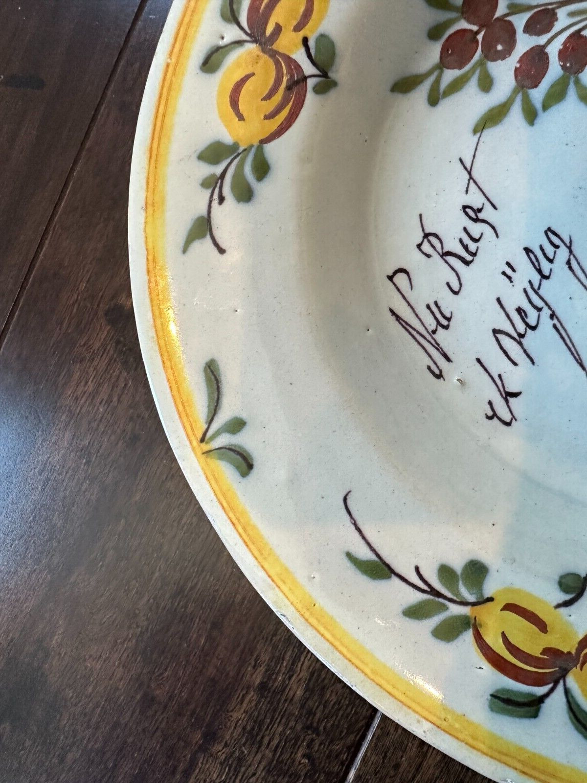 Delft polychrome Dutch Republic plate, 18th C, lion w/ 7 arrows, Now I rest safe