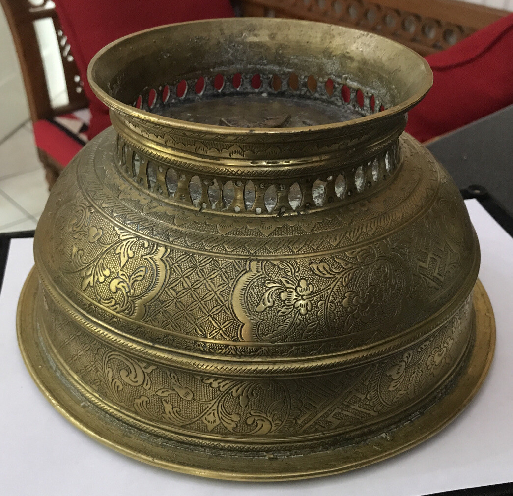 VINTAGE ANTIQUE SOLID HEAVY BRASS PEDESTAL ALTER TEMPLE BOWL CENSOR RELIGIOUS