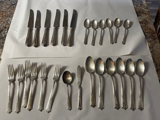 VTG Rogers & Bros Paisley AI XII 1922 Silverplate Flatware 26 pieces