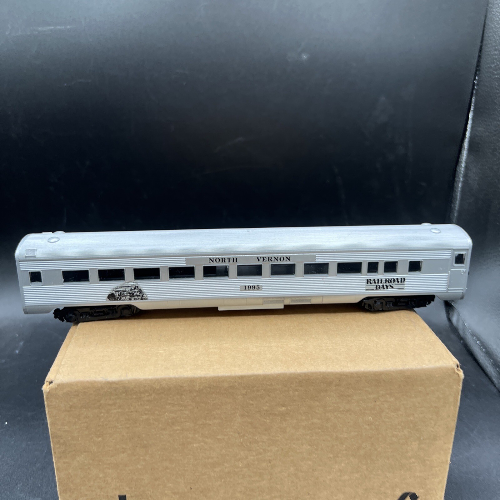 ATHEARN HO SCALE PASSENGER CAR NORTH VERNON 1995 RAILROAD DAYS
