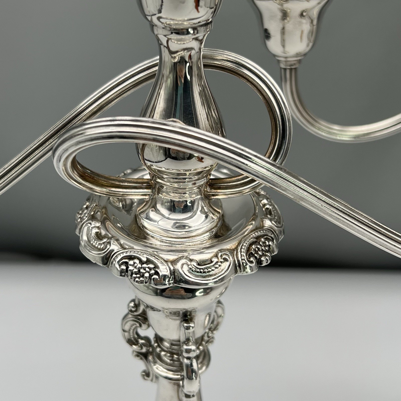 Set 2 BAROQUE 3-light Candelabra WALLACE SILVERPLATE 13″ 14″ CONVERTIBLE 5-lb Pr