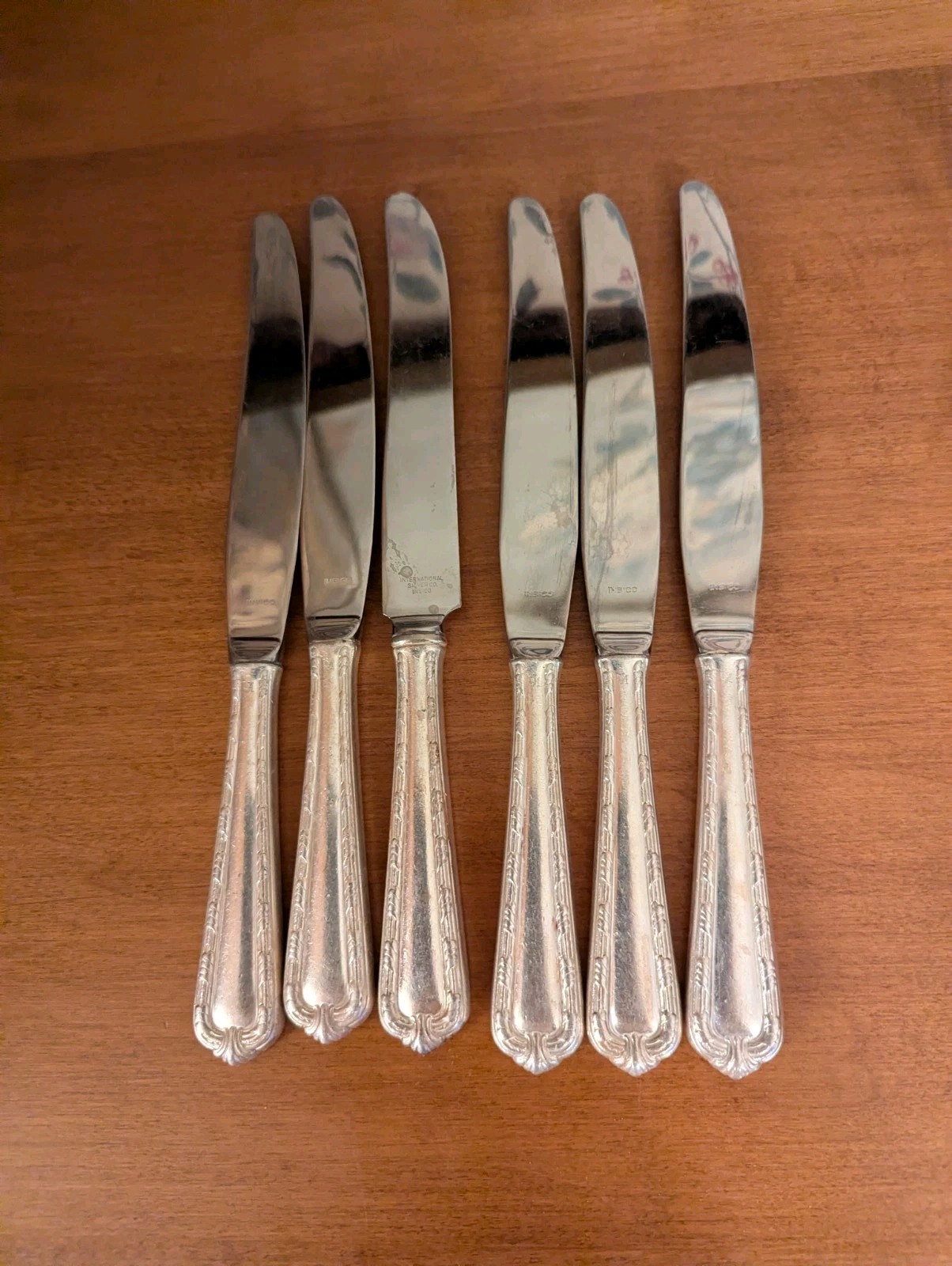 6-VINTAGE SUSSEX INTL. SILVER SILVERPLATE HOLLOW KNIVES STAINLESS BLADE 9-7/8″