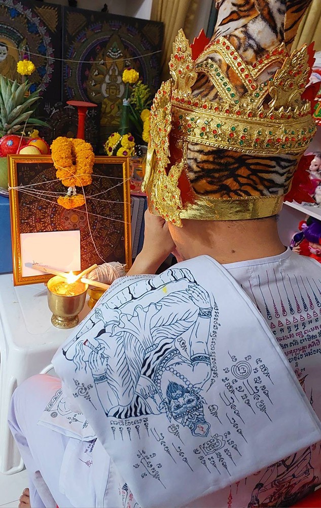 Magic Hand Written Yant Millionaire Junk Ship AJ Amon Thai Amulet Rich Wealth B3