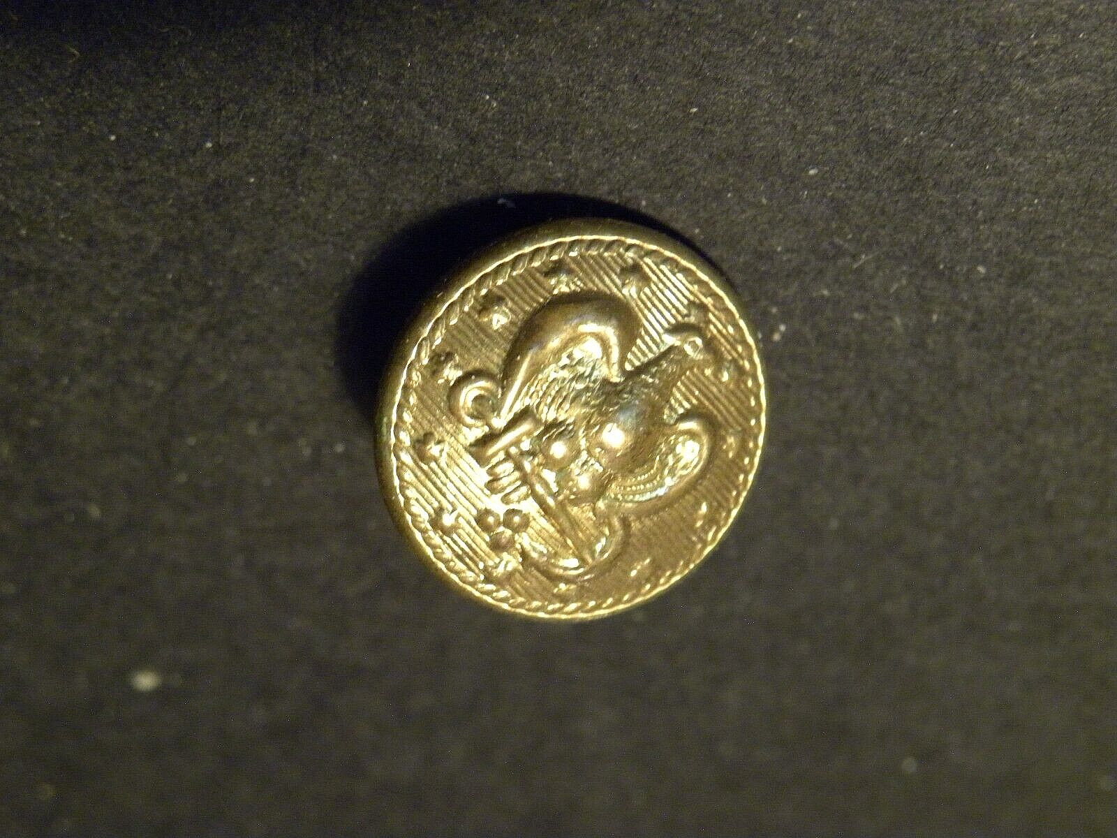 77033. 1890s US Navy gilt brass cap button 1/2″, unmarked