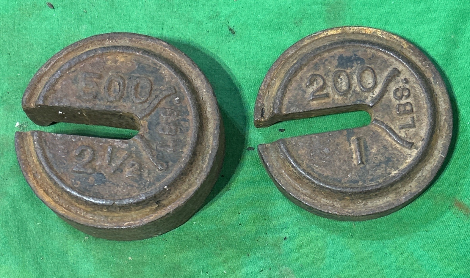 Antique Platform Scale Weights 500 2 1/2 LB, 200 1 LB