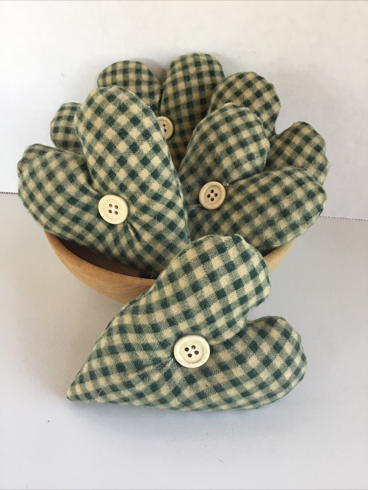 Set of 6 Flannel green and cream fabric Bowl Fillers Hearts Tucks ornies decor