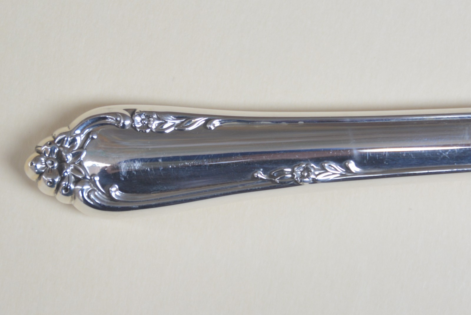 Reed & Barton Dancing Flowers Dinner Knife Sterling Silver 8/3/4″