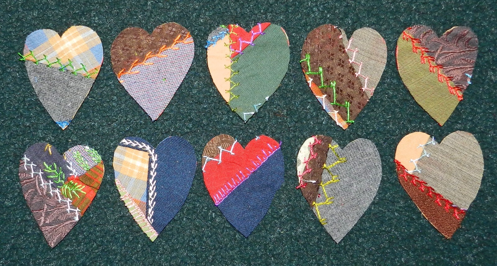 10 PRIMITIVE ANTIQUE VINTAGE CUTTER CRAZY QUILT FAT HEARTS! CRAFTS CQ23-03