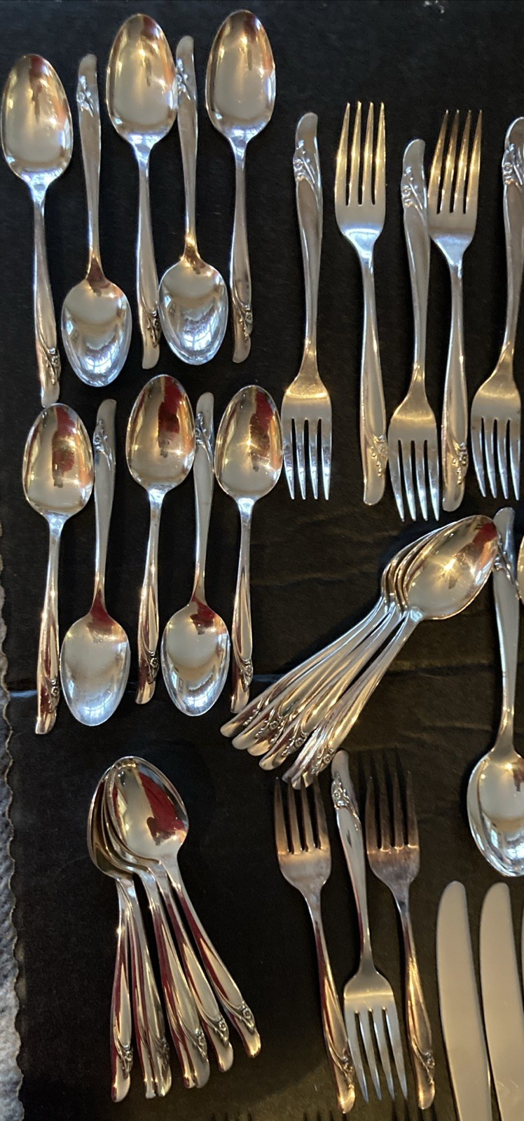1847 Rogers Bros Daffodil Silverware Flatware IS Set For 8+ People 69 PCs Vntg