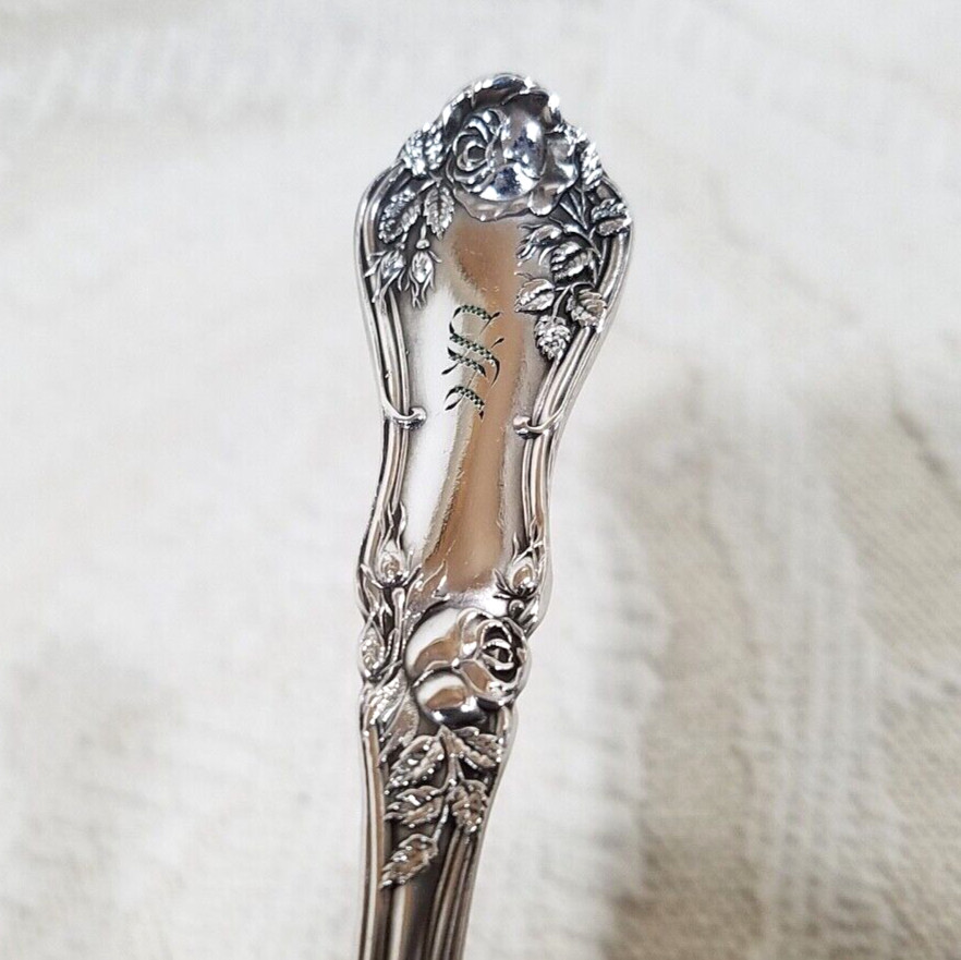 VINTAGE ROCKFORD S.P.CO .5* SILVER ORNATE ROSE OVAL DESSERT SOUP SPOON 5.25″