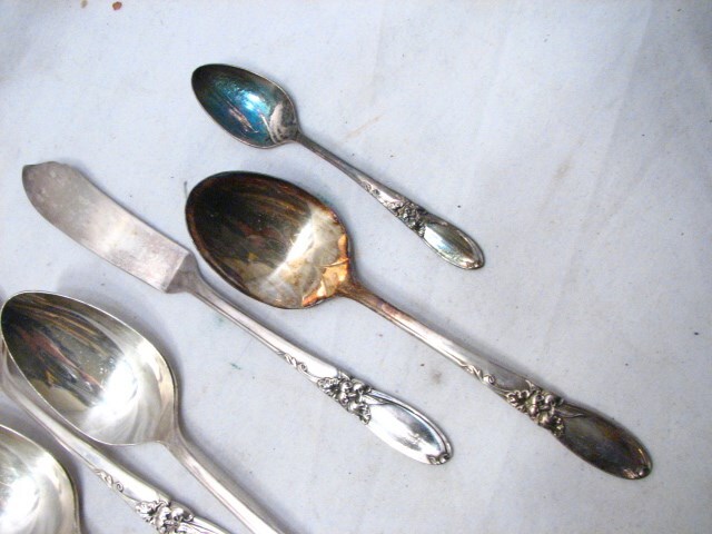 41 pcs Community White Orchid Silver Plate Flatware svc for 6 Fork Knife Spoon