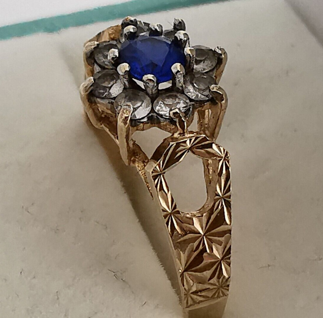 Pretty 9ct Gold Gem Set Dress Ring – Size N