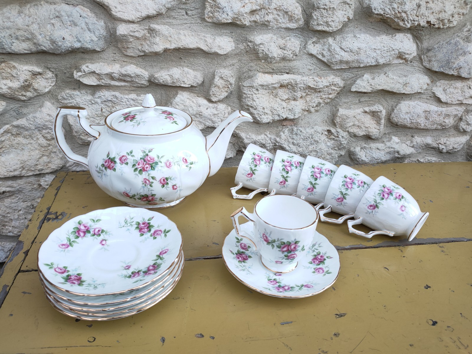 Aynsley Grotto Rose 185 Tea set With Teapot and more 11 pieces Cup And Saucers