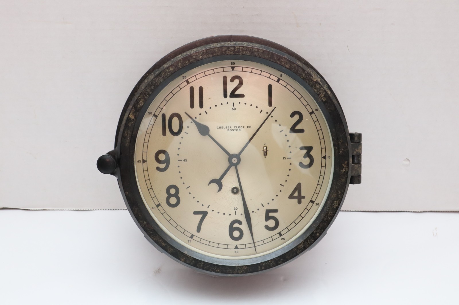 VINTAGE CHELSEA SHIPS CLOCK 8.5″ Works 10.25″ wide LARGE Bakelite Case