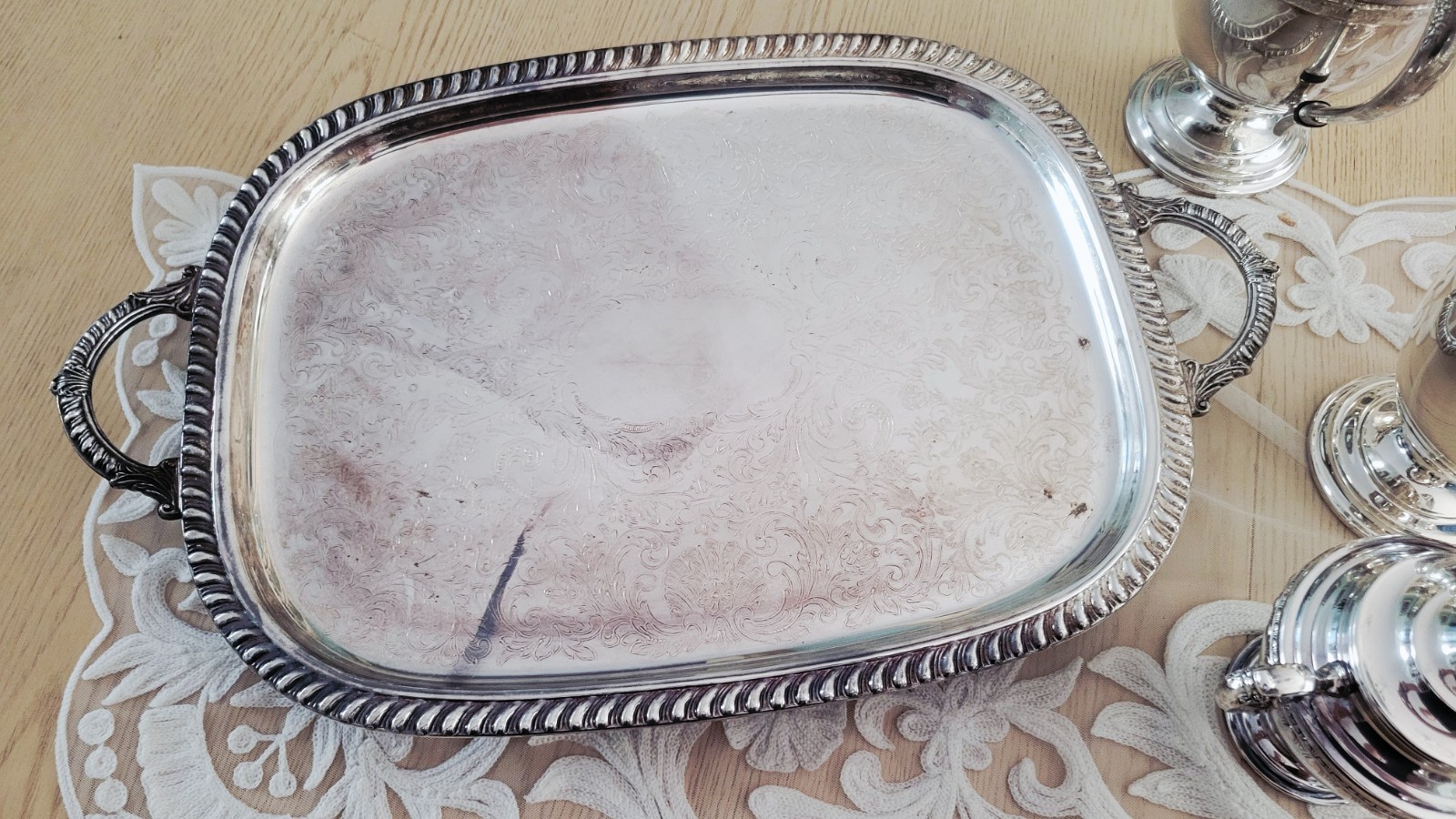 Rogers Bros Mayfair Pattern Silverplated Coffee/Teapot Set & Leonard Servg Tray