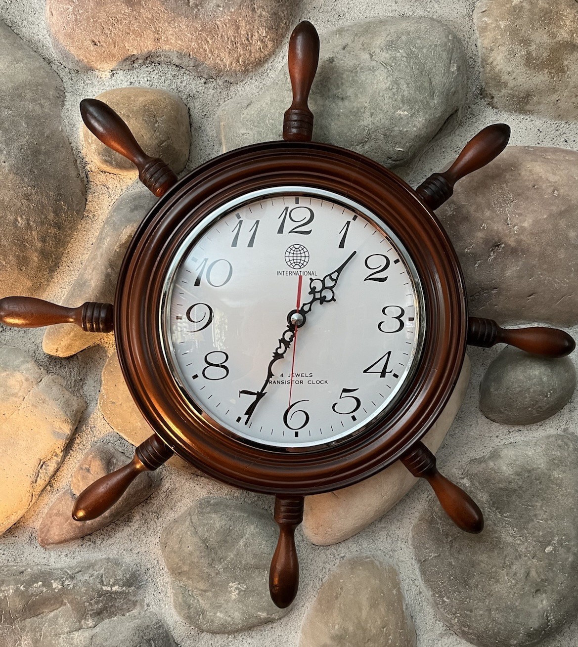 VTG 18” SHIP’S WHEEL 4-Jewels Transistor CLOCK ‘C’ Battery Nautical Keeps Time