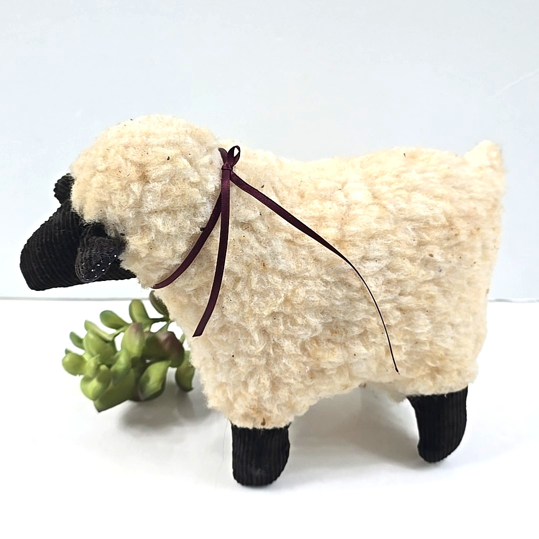 Primitive Sheep Lamb Country Cottage Farmhouse Primitive Decor 7″ Tall x 9″ Wide