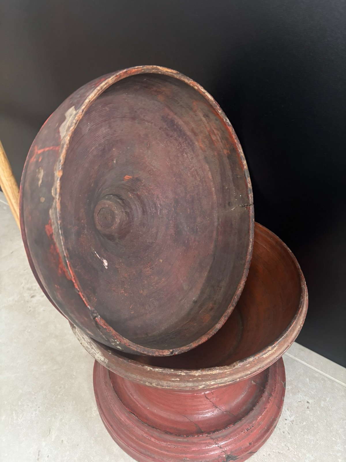 19th Century Burmese Lacquered Offering Vessel (Hsun Ok) – 60 cm