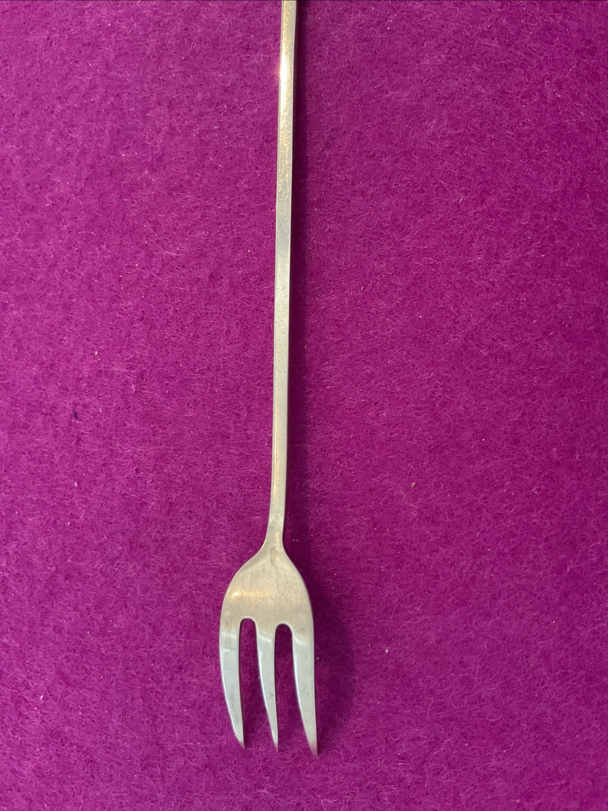 York Pattern by Gorham 5″ Sterling Silver Cocktail Seafood Fork Feather Design