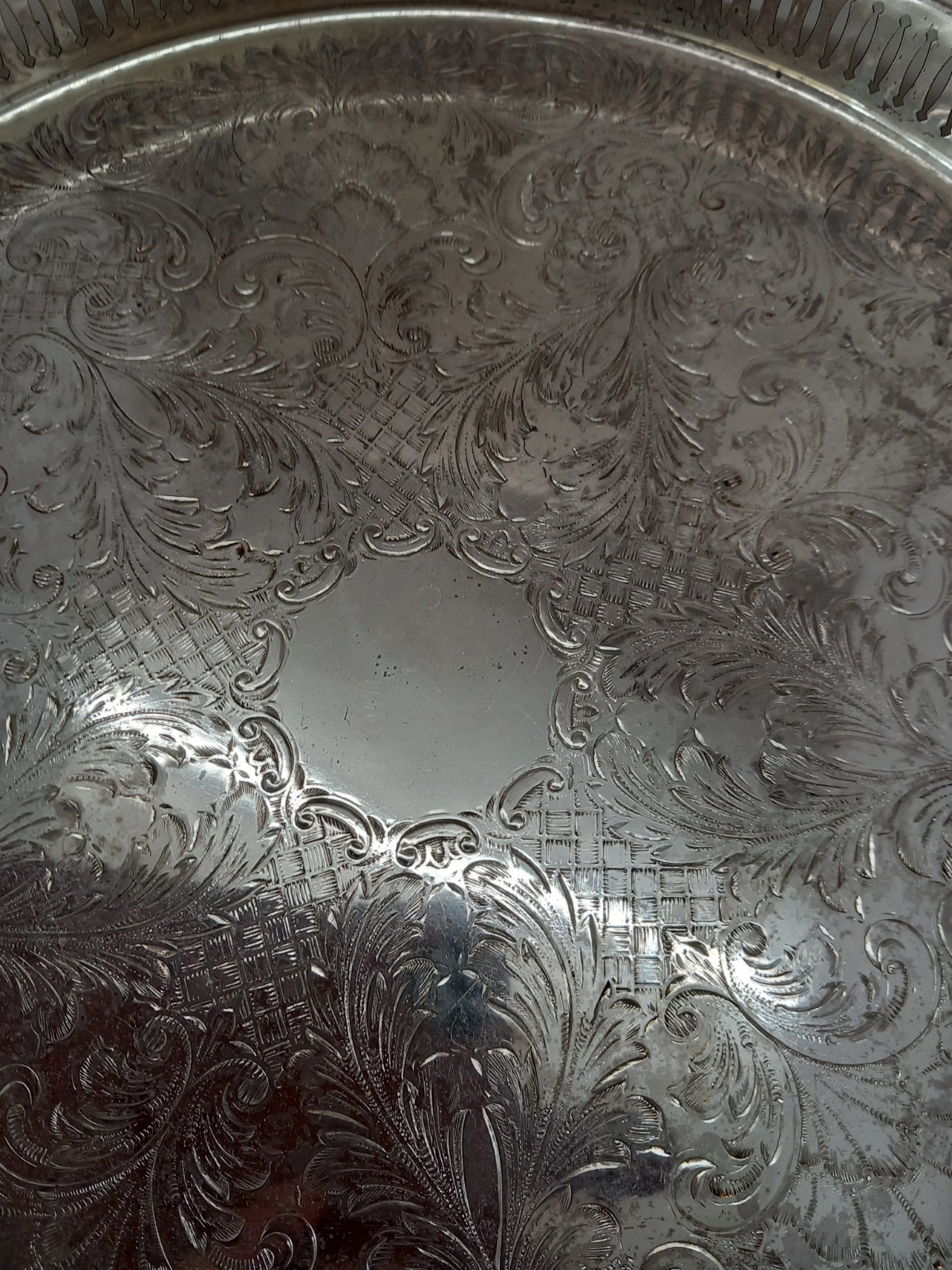 Vintage Galleried Silver Plated Serving Tray 14.5″ Diameter B5