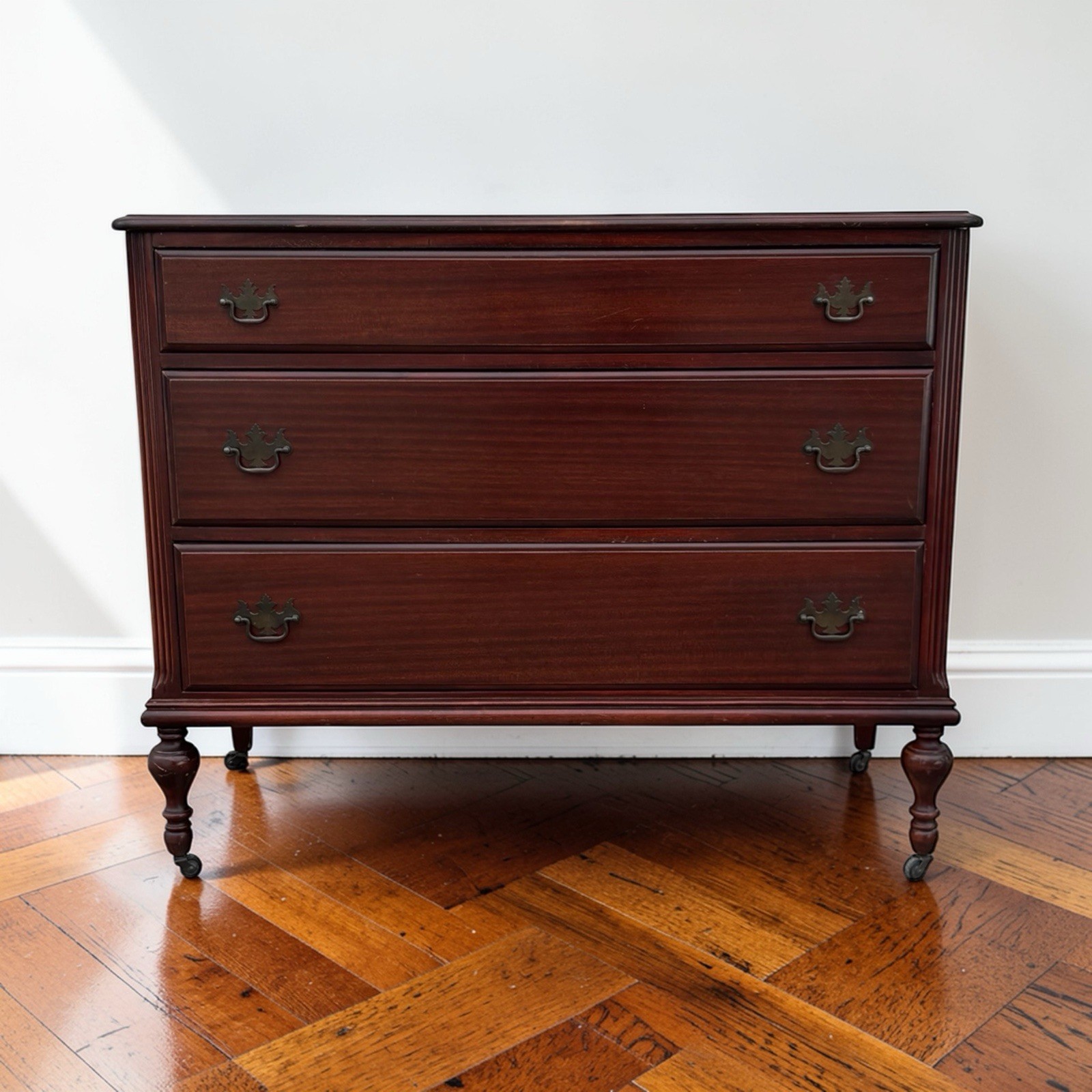 Vintage Mahogany Hepplewhite Dresser Chest of Drawers Federal Style Solid Wood