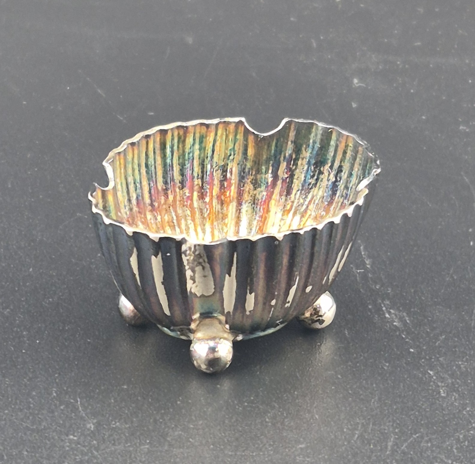 Edwardian Atkin Brothers 1882 Sheffield Sterling Silver Shell Footed Salt Cellar