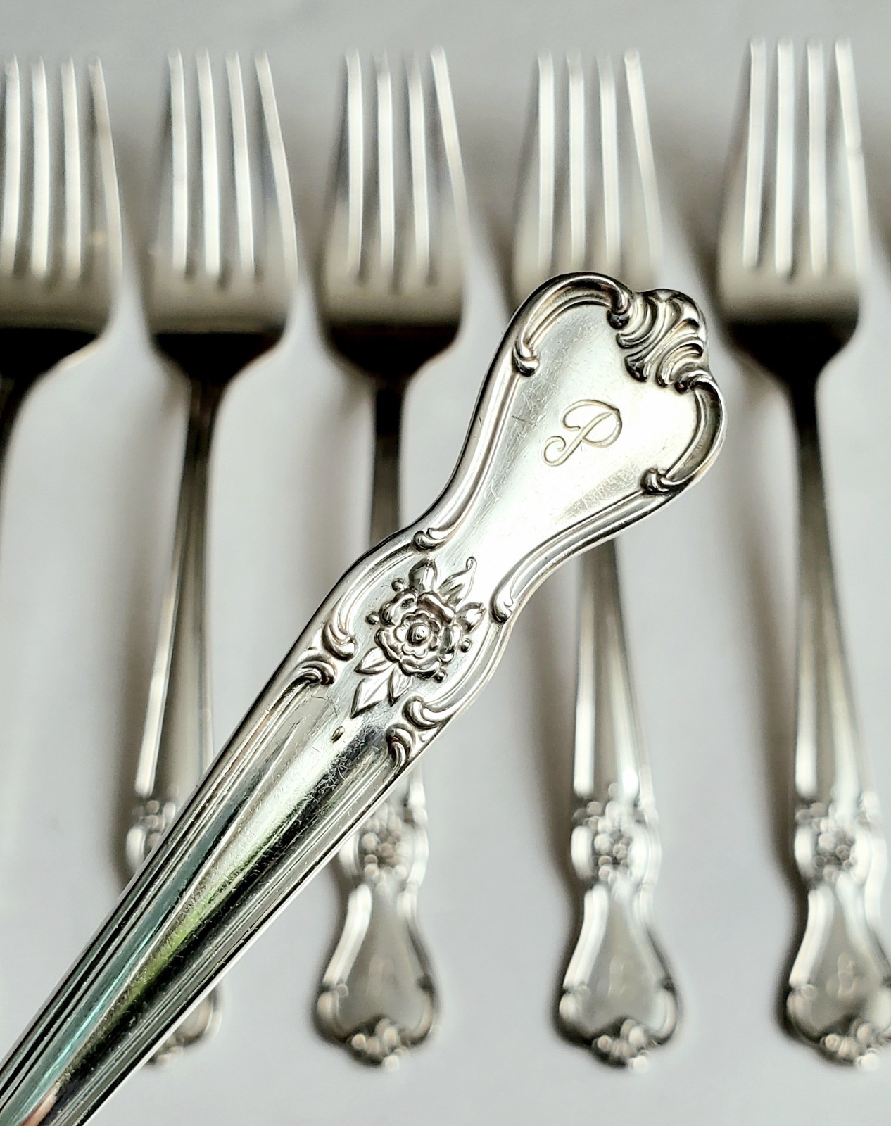 Old Company International Silver SIGNATURE 8pc Salad Forks 6 3/4″ Silverplate P