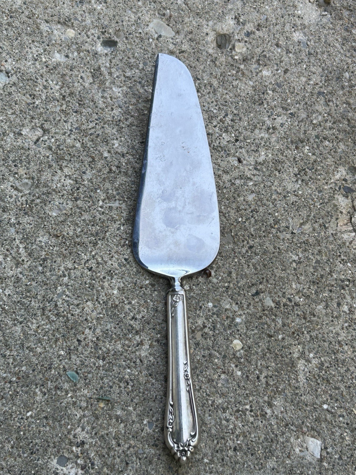 Dancing Flowers by Reed and Barton Sterling Silver Cake/pie Server Estate Sale!