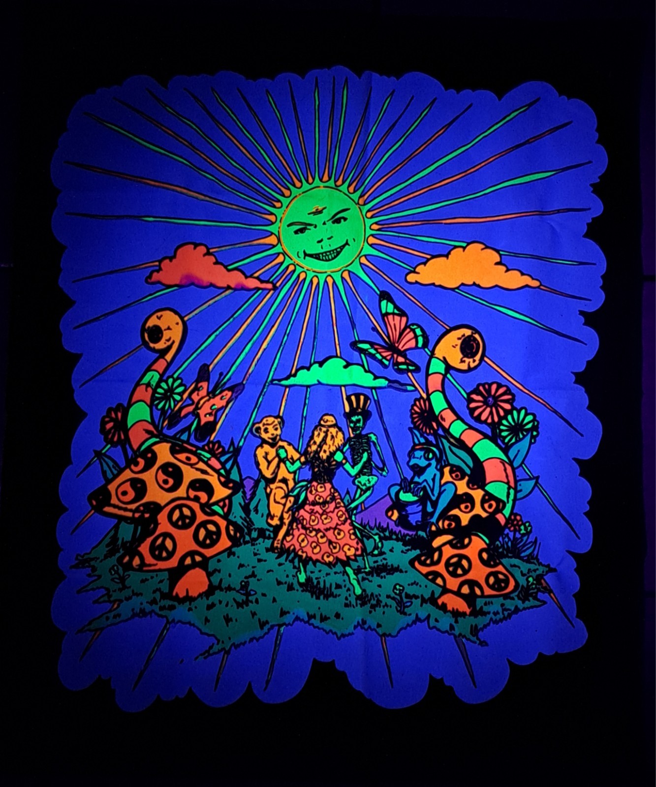 Mushrooms, Bear, Hippie Blacklight / Glow Tapestry 24″x29″ Vintage 1996 See Desc