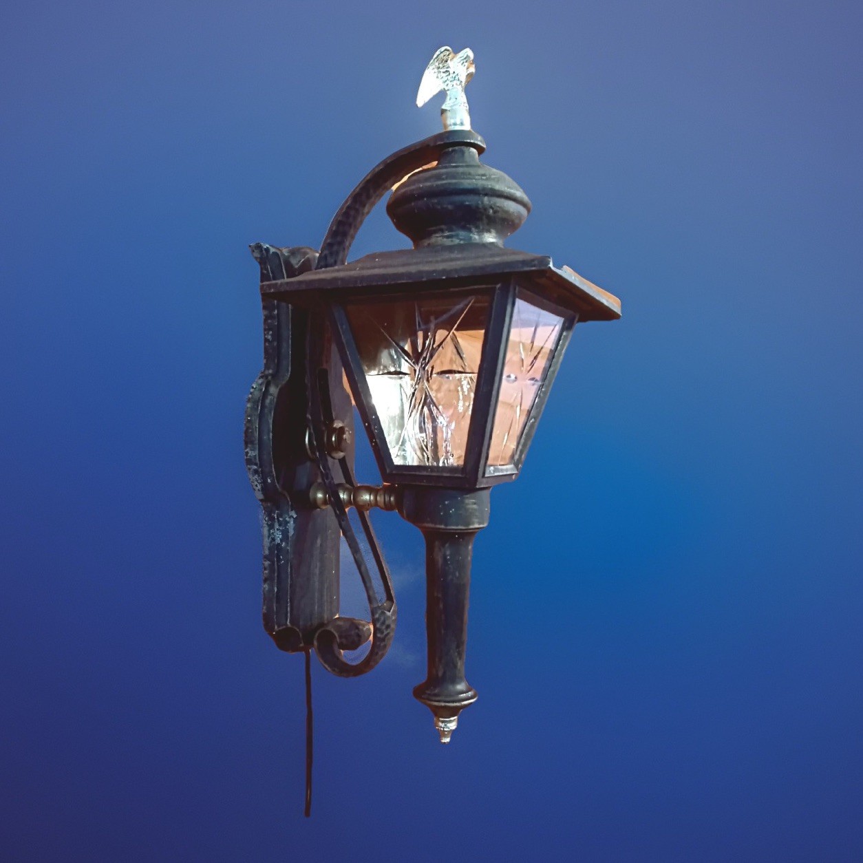 Vintage Wall Mount Victorian Rustic Lantern Electric Light Sconce Eagle Topper