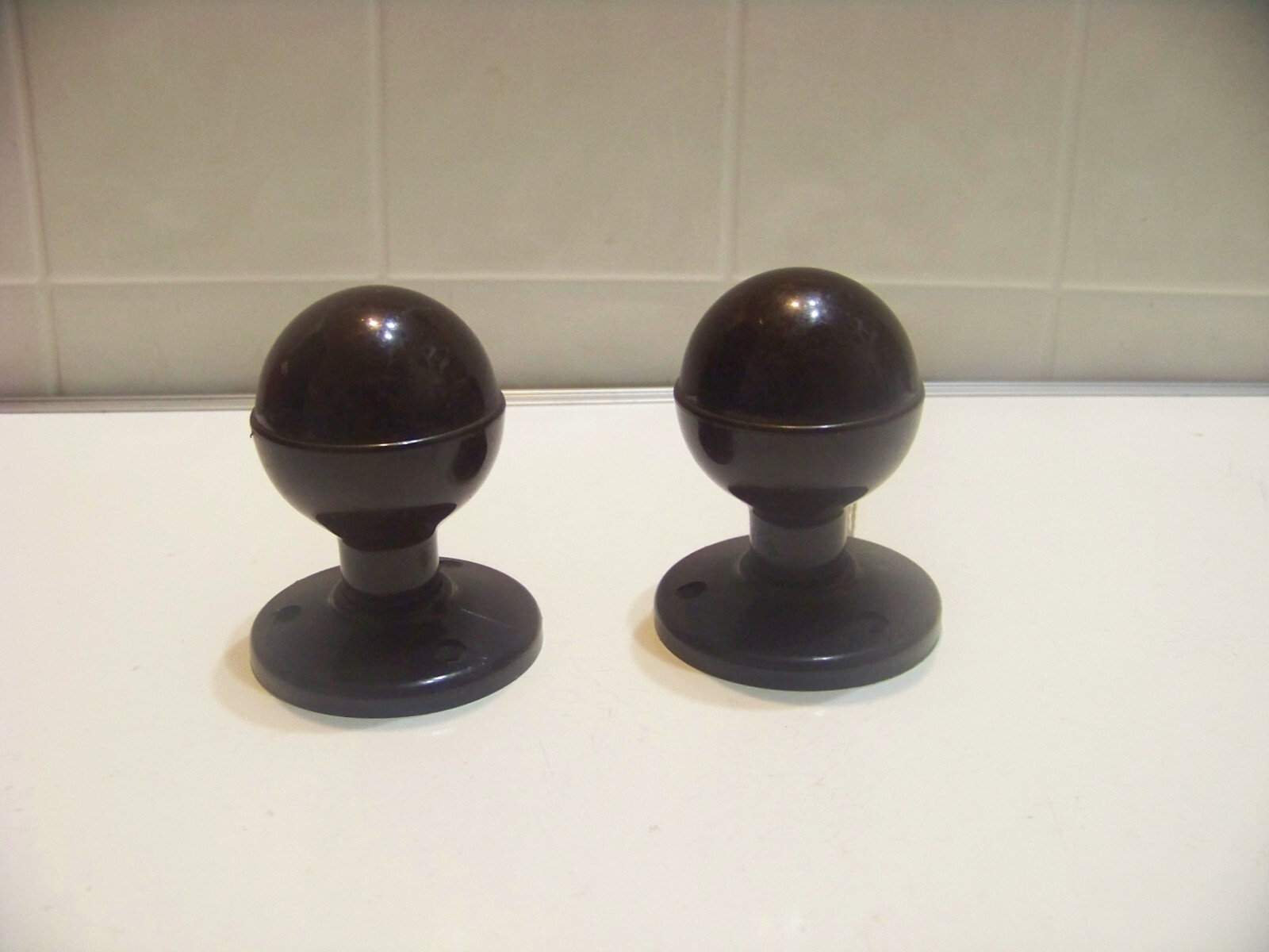 2 Vintage Plastic Door Nobs Brown