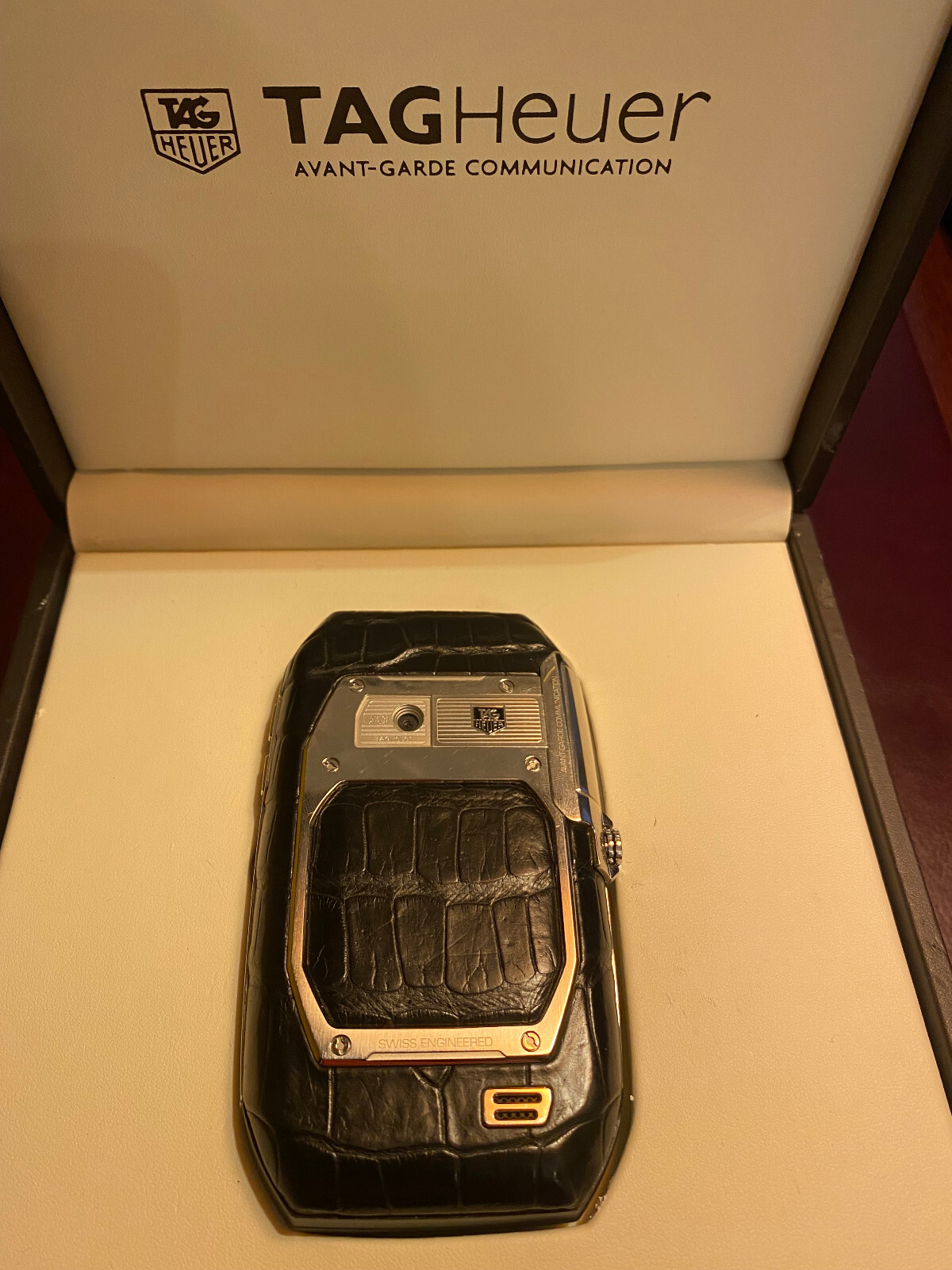 Tag Heuer Aligator Link Android Smartphone. Good condition.