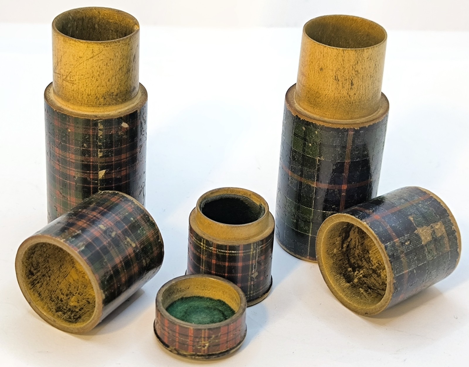 3x Antique Tartan-ware/Mauchline Lidded Trinkets & Thimble holder. Early 1900’s