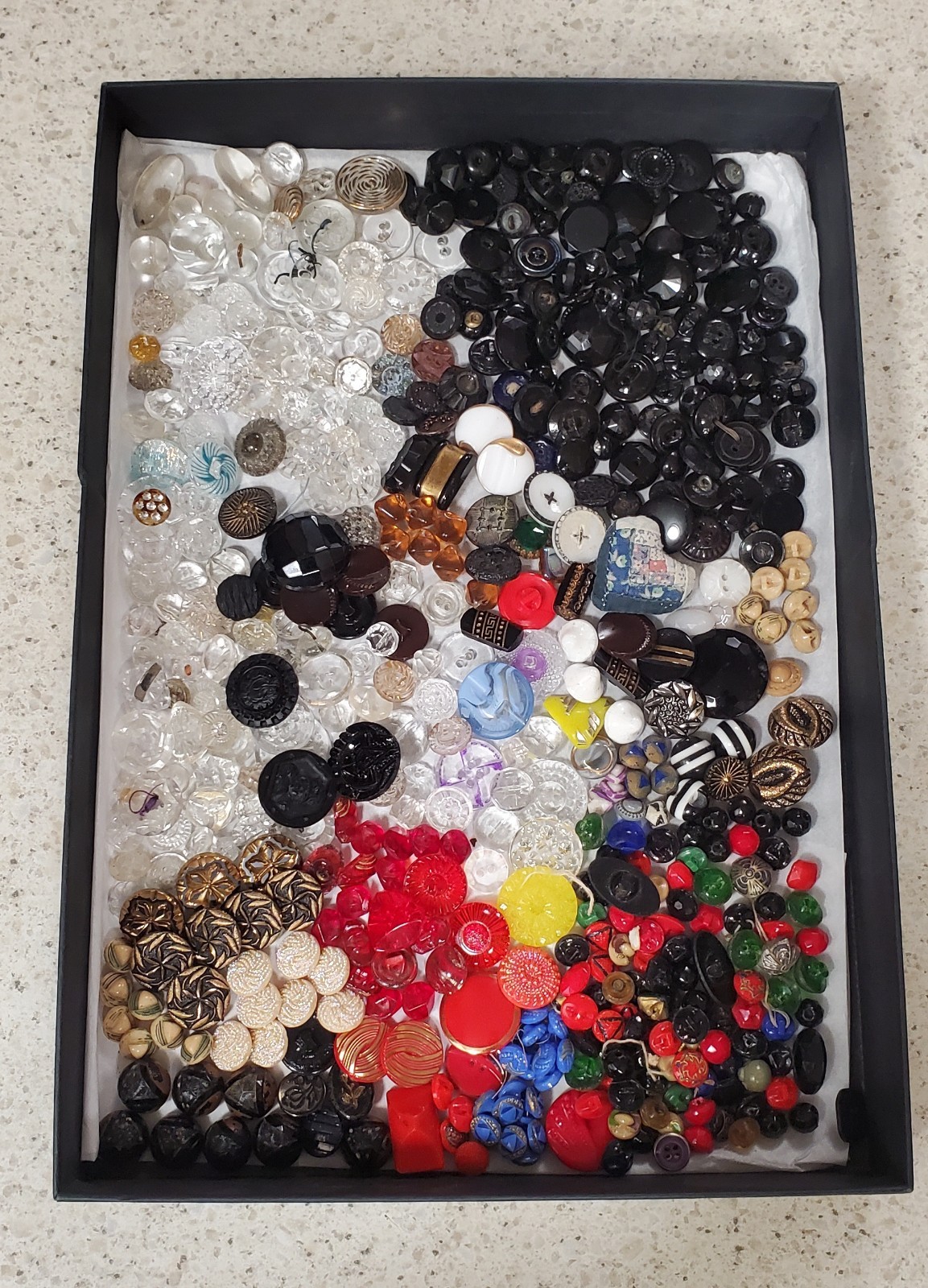 antique and vintage glass buttons (1800-2000 era)-lot 1 1/2 + lbs (lot 40,)