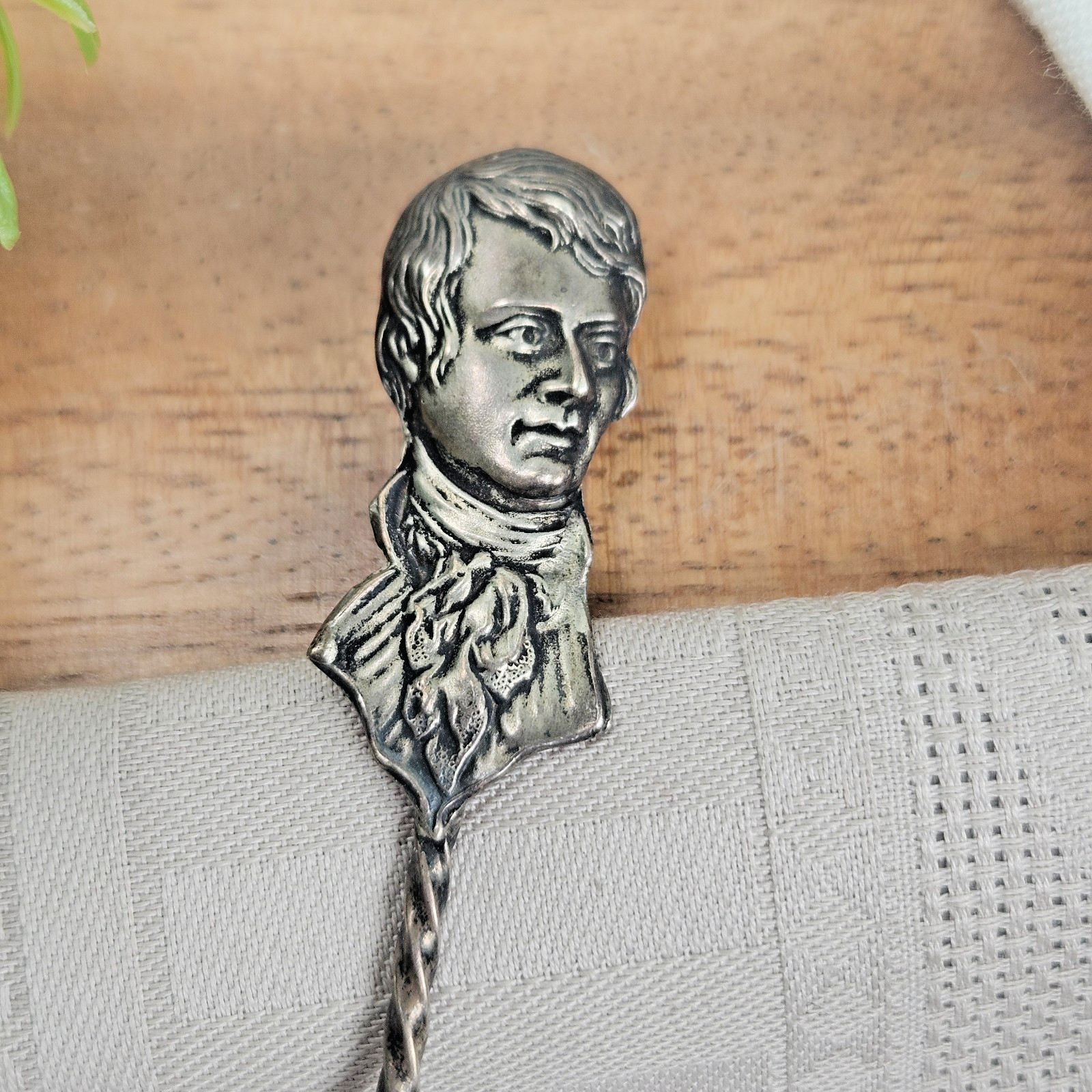 1909 Robert Burns Scottish Poet Sterling Silver Souvenir Bust Spoon JAMES FENTON