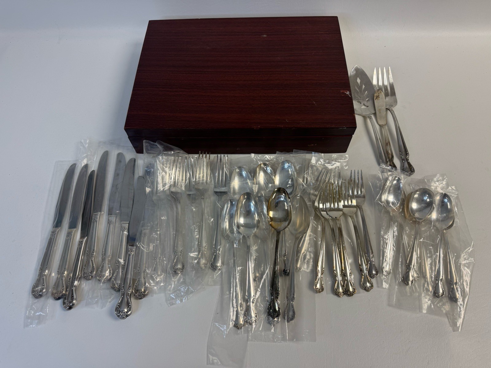 Vtg IS Rogers & Bro Silverplate Flatware Set Daybreak Elegant Lady 43 pcs in Box