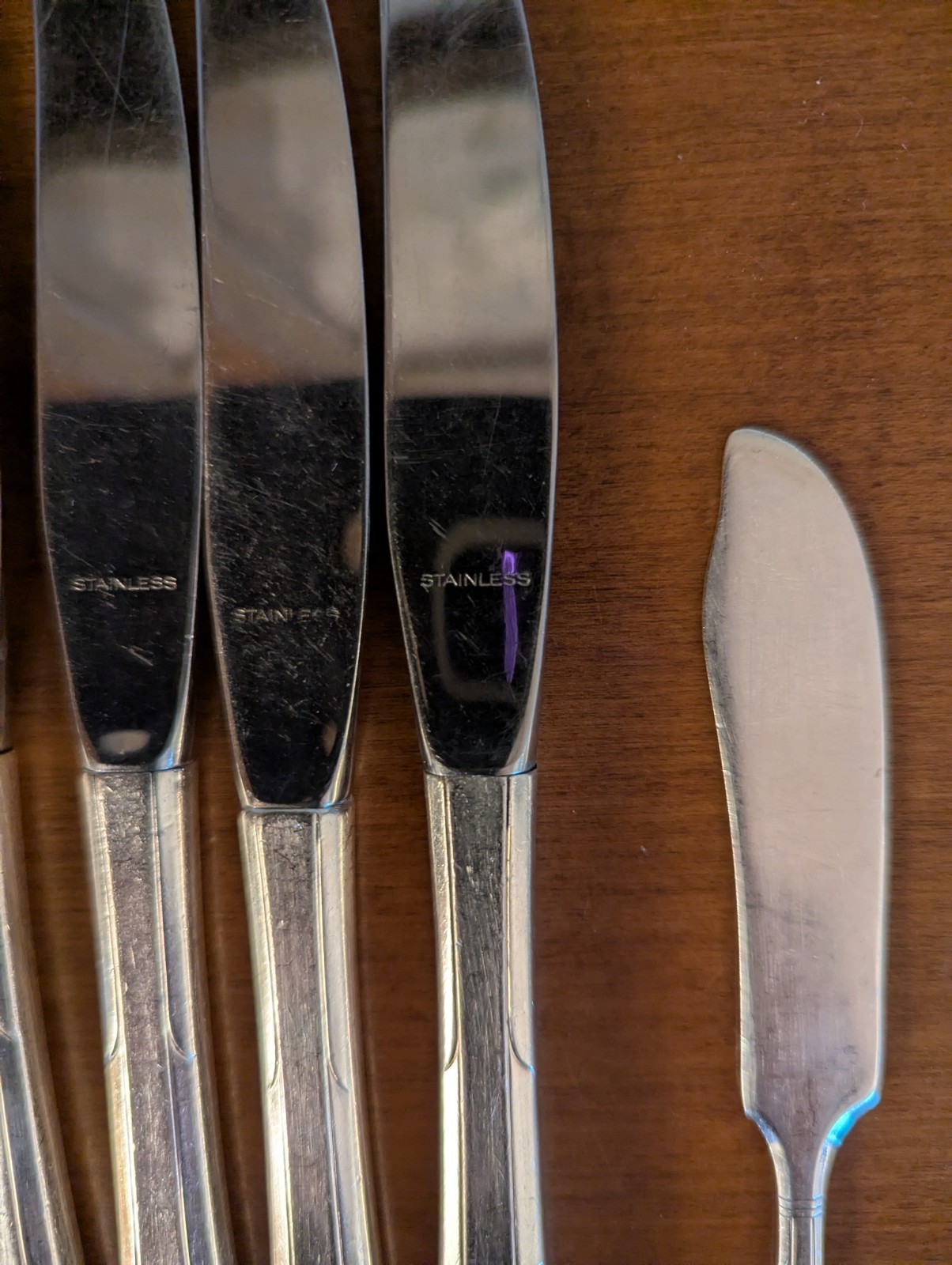 5-Vintage Oneida Nobility Reverie Silverplate (4)Knives(1) Butter Knife