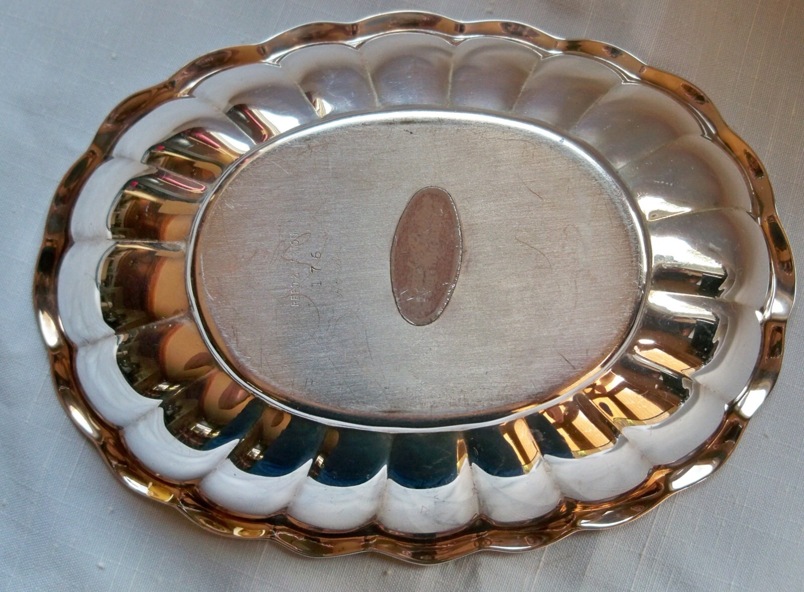 REED & BARTON SILVERPLATE HOLIDAY #176 OVAL SERVING BOWL, 8.5″X6″X2″