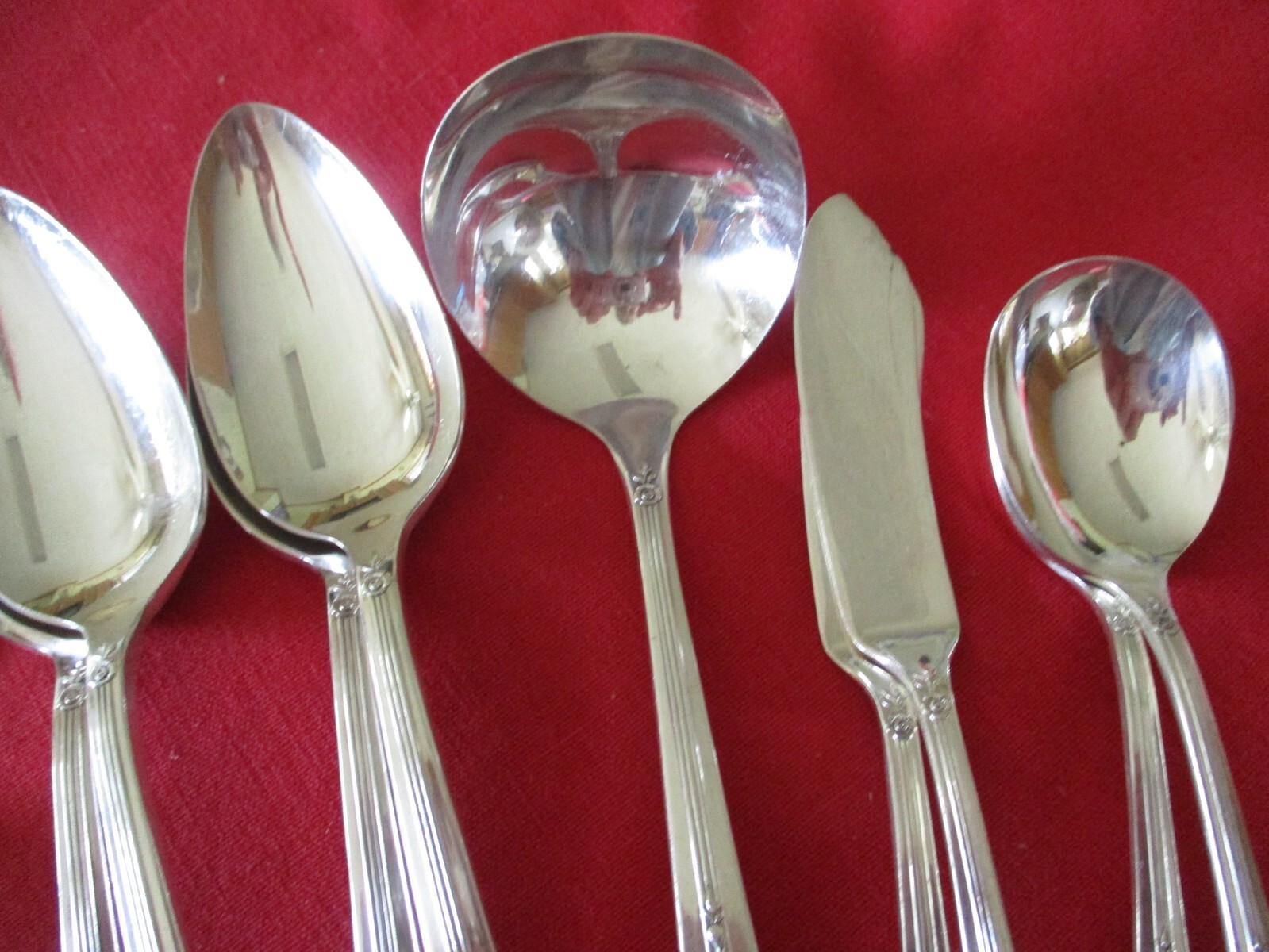 (11) Oneida Nobility Silverplate Serving Pieces, 1939 Royal Rose #13