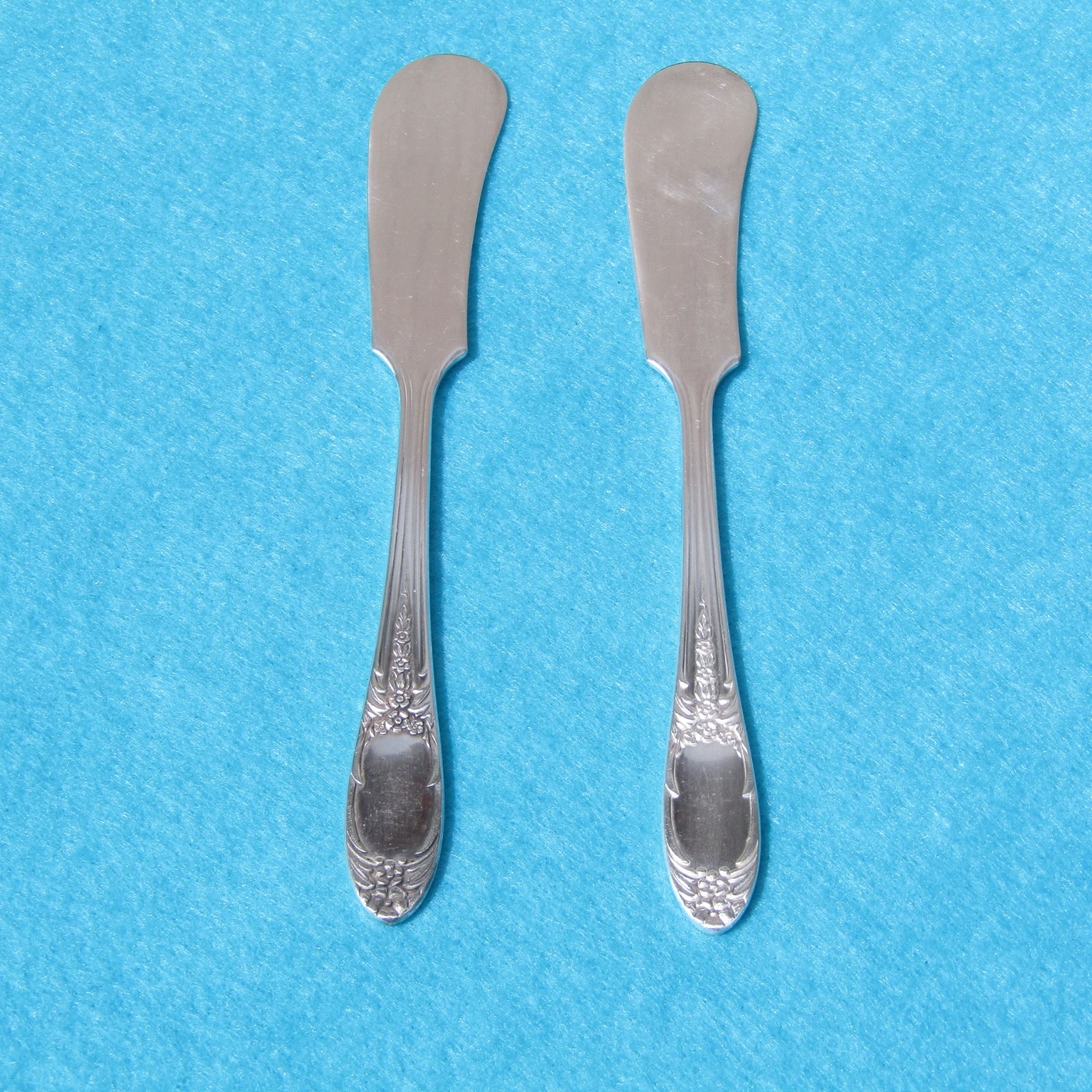 National Silver Co. Four Pattern Silver Plate (2) Flat Handle Butter Spreader