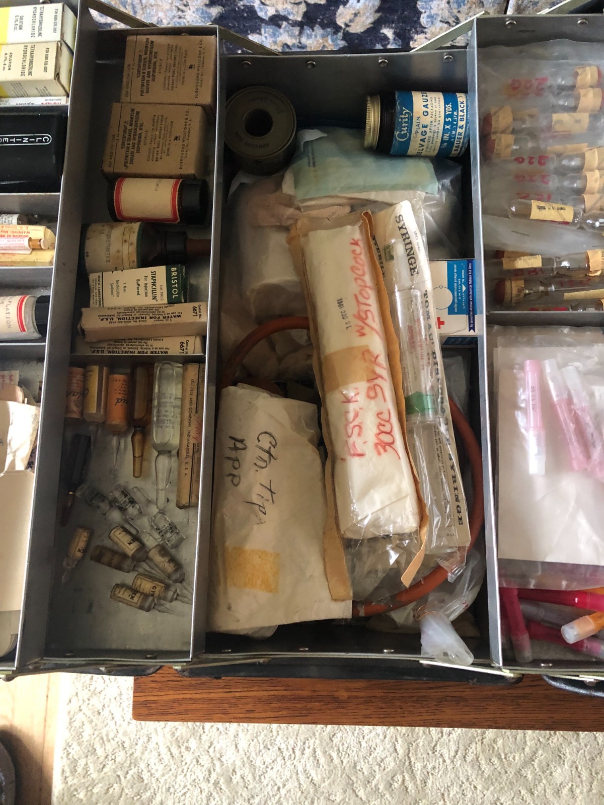 Vtg Schell Type Doctor Bag Case Metal Expanding Storage, LOTS of Supplies/Tools