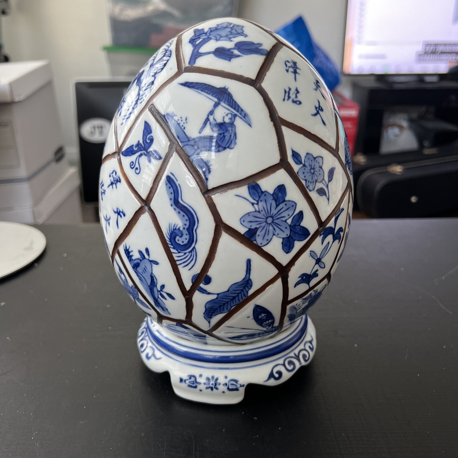 Antique Chinese Original Vintage Porcelain Fengshui Ceramic Egg Statue Sculpture