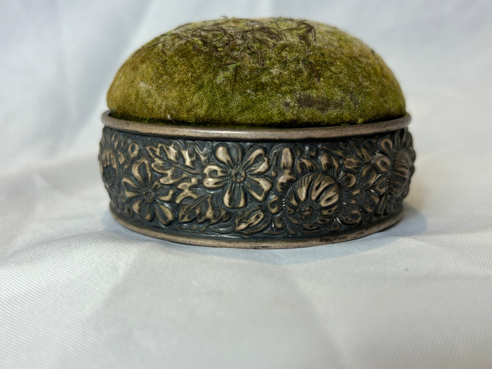 Victorian Spaulding & Co Sterling Silver Pin Cushion B470 Chicago Floral